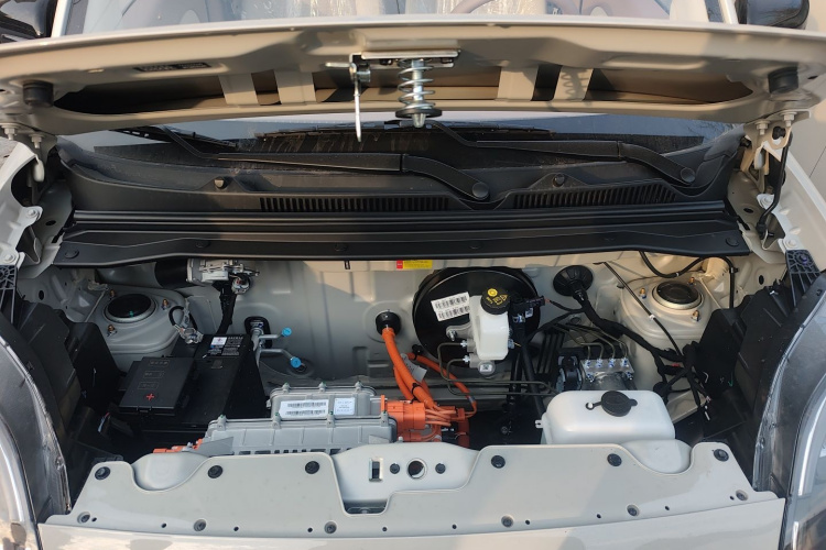 五菱汽车 宏光MINIEV 2025款 四门版 进阶款机舱底盘24