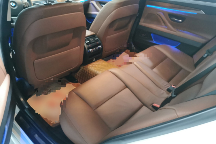 宝马5系 2014款 528Li 领先型中控内饰21