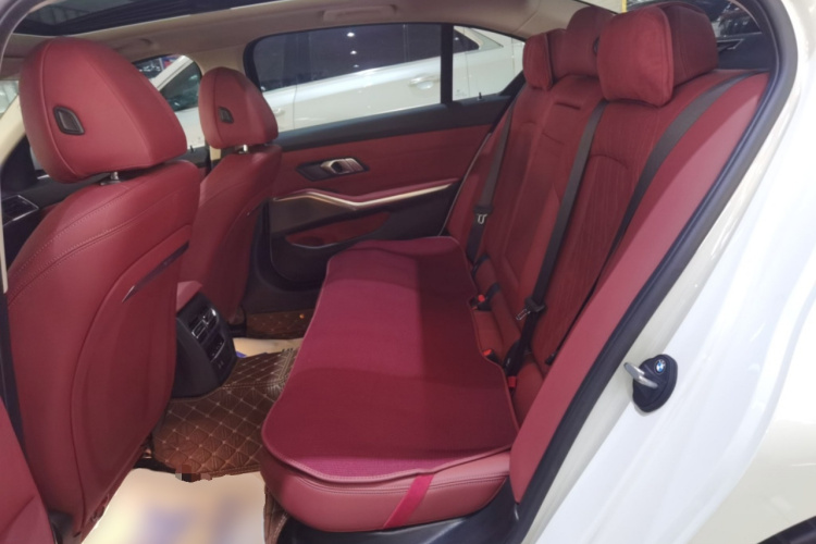 宝马3系 2024款 325Li M运动套装中控内饰21