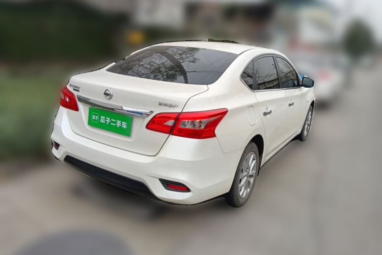 日产 轩逸 2021款 经典 1.6XL 手动豪华版车身外观7