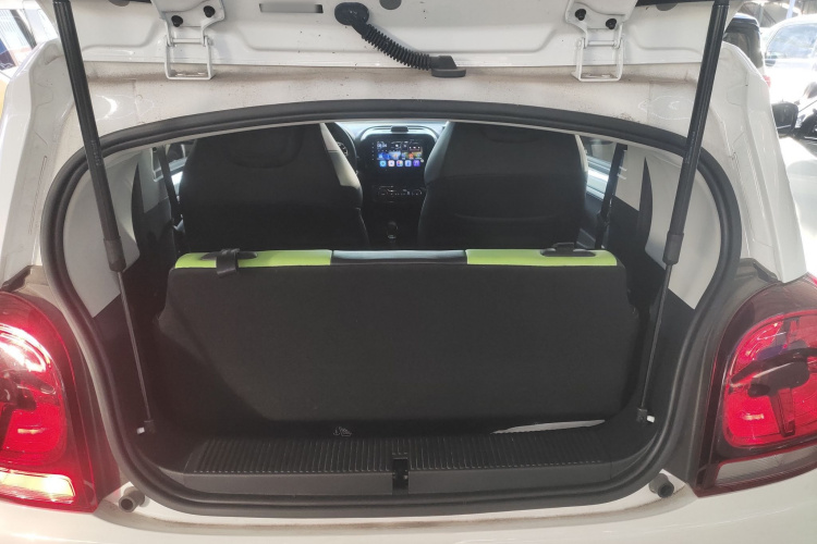 荣威 科莱威CLEVER 2021款 302km新四座超能版机舱底盘23