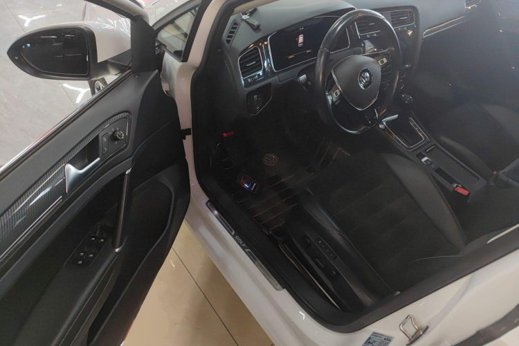 大众 高尔夫 2020款 挚爱版 280TSI DSG豪华型中控内饰7003