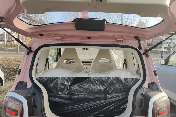 奔腾小马 2026款 222km 萌趣马 Plus机舱底盘23