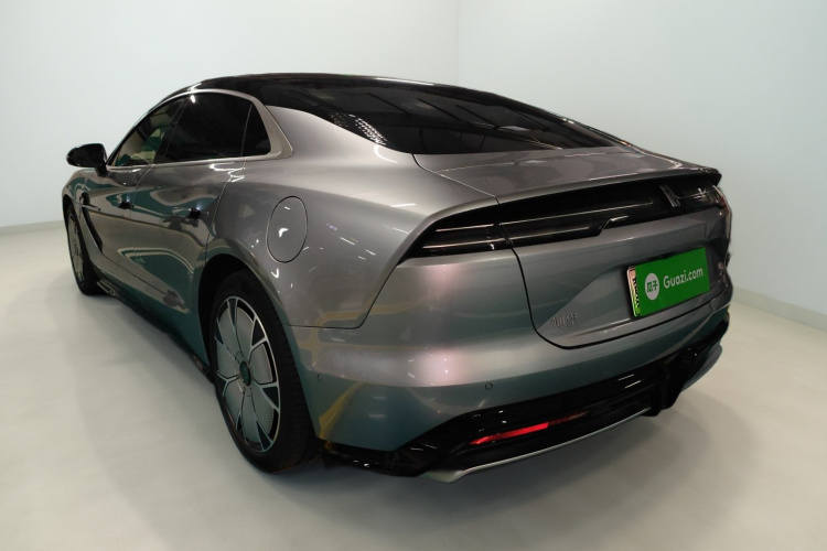 仰望U7 2025款 EV 五座豪华版车身外观5