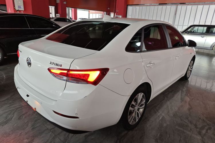 别克 英朗 2018款 18T 自动精英型车身外观7