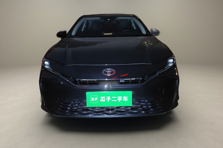 丰田 凯美瑞 2024款 双擎 2.0HE 精英版车身外观2