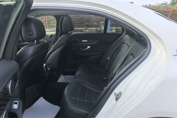 奔驰C级 2016款 C 200 L 运动型中控内饰7003