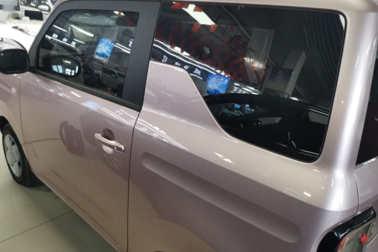 吉利银河 2024款 熊猫mini 200km 耐力熊车身外观4