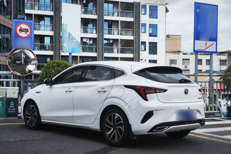 长安 逸动 2018款 XT 1.6L GDI 手动风潮型 国V车身外观6004