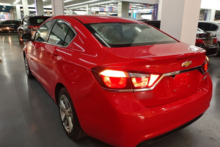 雪佛兰 科鲁兹 2015款 1.5L 自动豪华版车身外观4