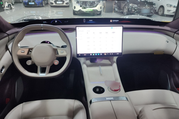 小米汽车 小米YU7 2025款 超长续航高性能四驱Max版中控内饰7002