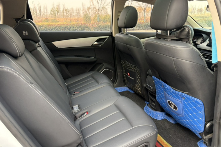 比亚迪 宋MAX 2021款 升级版 1.5T 自动尊贵型 7座中控内饰7012