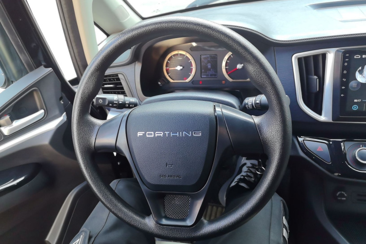 东风风行 菱智 2022款 奋斗款 M5L 1.6L 基本型 7座局部细节13