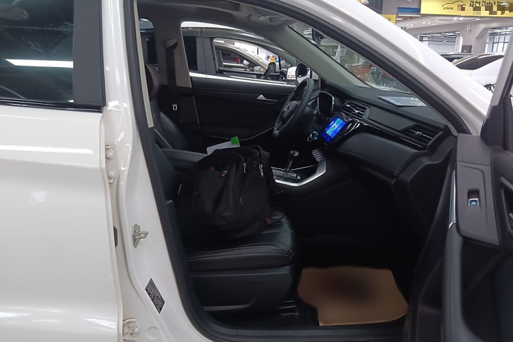 福特 2020款 领界S EcoBoost 145 CVT精领型局部细节41