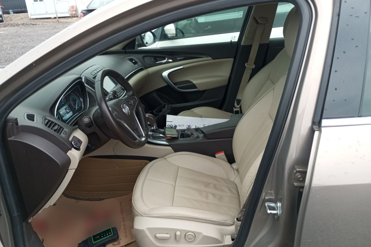 别克 君威 2014款 2.0L 精英时尚型中控内饰19