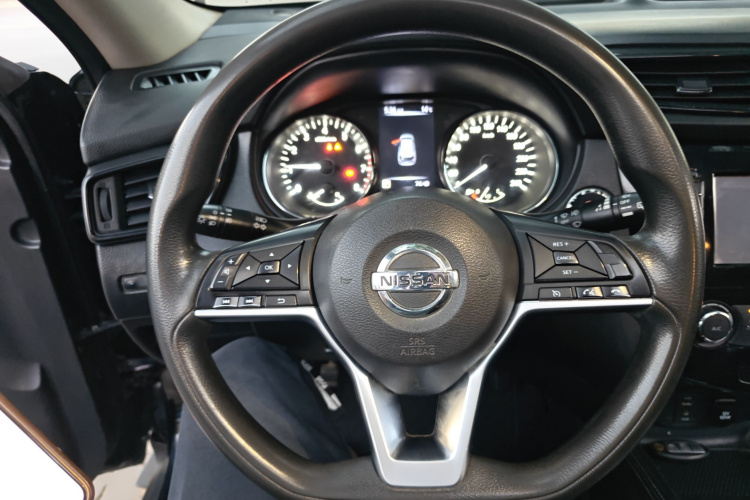 日产 奇骏 2017款 2.0L CVT舒适版 2WD局部细节13