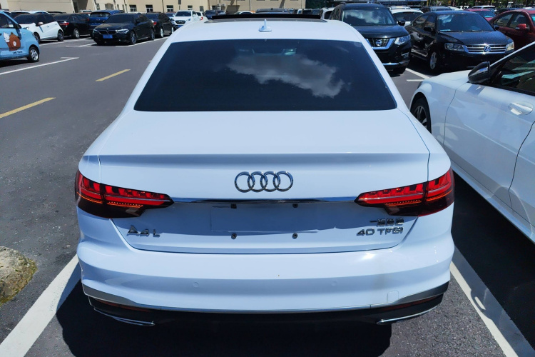 奥迪A4L 2020款 40 TFSI 豪华动感型车身外观6