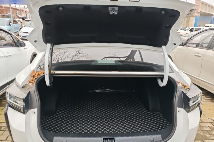 东风风神 奕炫 2025款 1.5L 自动豪华型机舱底盘23