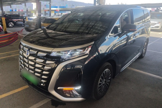 腾势D9 2022款 DM-i 970 四驱尊荣型