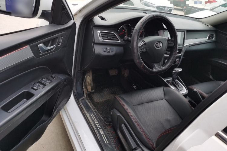 奔腾B30 2016款 1.6L 自动尊享型中控内饰20