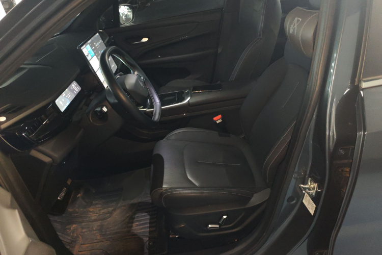 睿蓝汽车 睿蓝7 2023款 605km 逐风中控内饰19