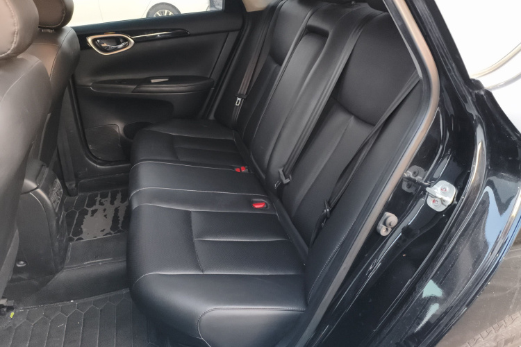 日产 轩逸 2021款 经典 1.6XL CVT豪华版中控内饰7004