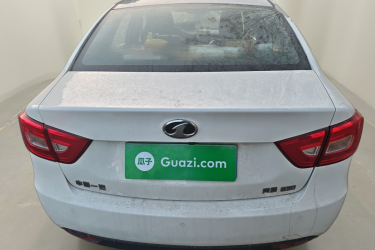 奔腾B30 2016款 1.6L 自动尊享型车身外观6