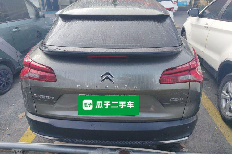 雪铁龙 凡尔赛C5 X 2021款 1.6T 享不凡车身外观6