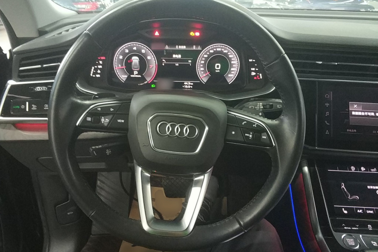 奥迪Q8 2019款 45 TFSI 臻选动感型中控内饰13