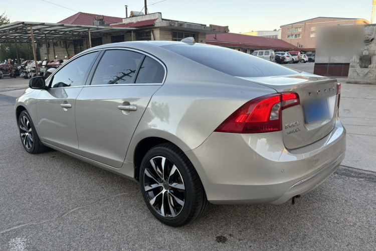 沃尔沃S60 2019款 S60L 改款 T5 智进进阶版车身外观6003