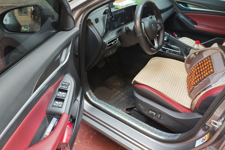 长安 逸动 2020款 PLUS 蓝鲸NE 1.4T GDI DCT旗舰型中控内饰7003