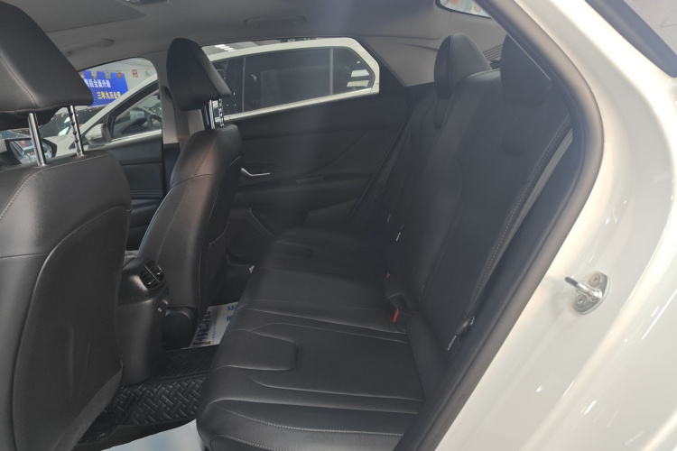 现代 伊兰特 2023款 1.5L CVT GLX精英版中控内饰7004