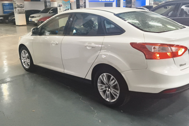 福特 福克斯 2012款 三厢 1.6L 自动舒适型车身外观6003