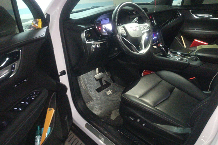 凯迪拉克XT6 2021款 2.0T 六座两驱豪华型中控内饰20