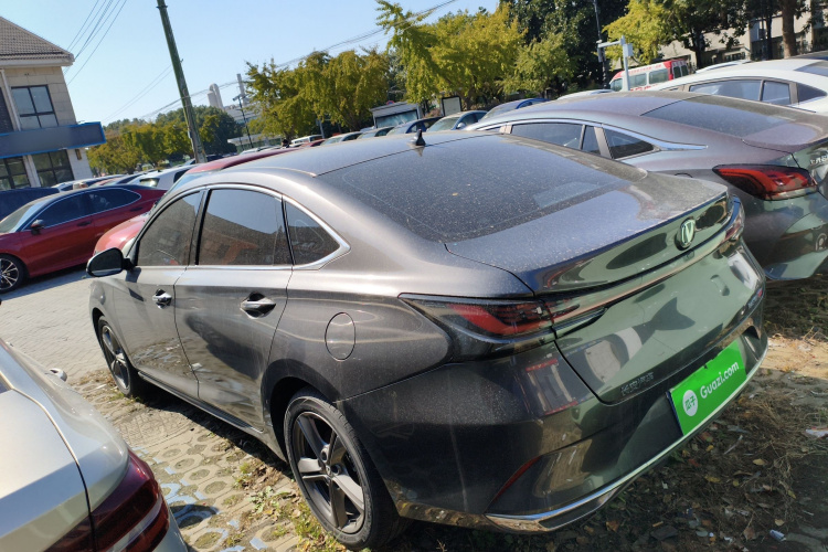 长安 锐程PLUS 2023款 1.5T DCT尊贵型车身外观4