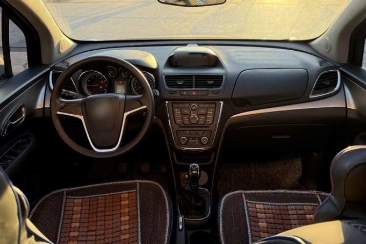 别克 昂科拉 2013款 1.4T 手动两驱进取型中控内饰7008