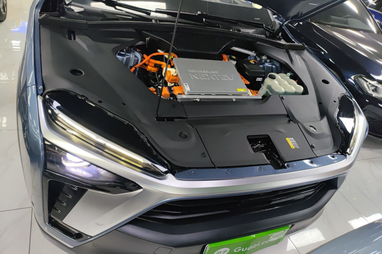 蔚来ES8 2020款 580KM 签名版 六座版机舱底盘24