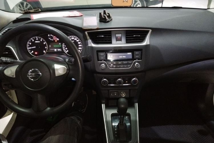 日产 轩逸 2022款 经典 1.6XE CVT舒适版中控内饰12