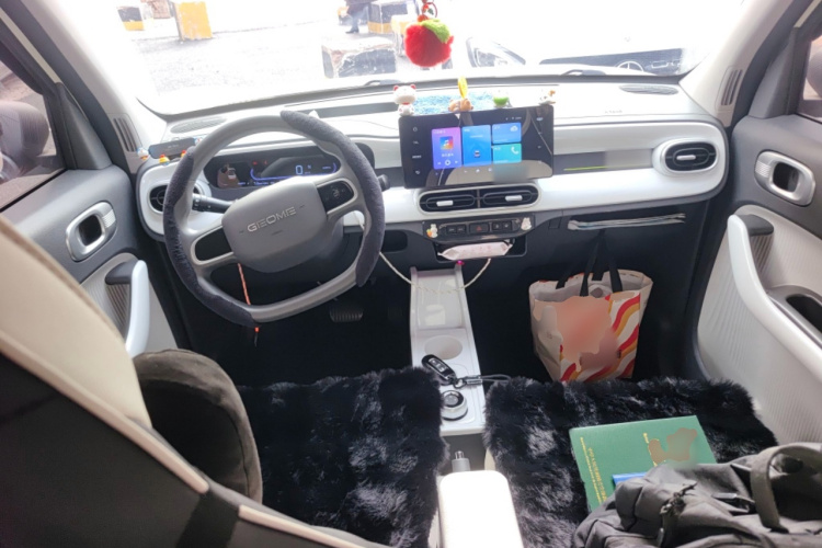 吉利银河 熊猫 2025款 210km 元气熊中控内饰12