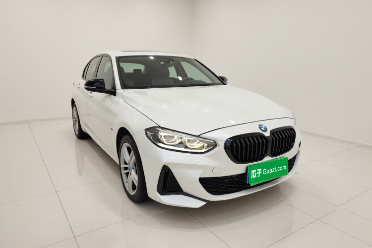 宝马1系 2022款 120i M运动曜夜版车身外观3