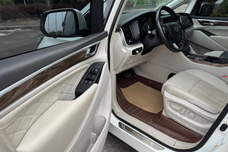 广汽传祺 传祺M8 2018款 320T 旗舰版中控内饰7008