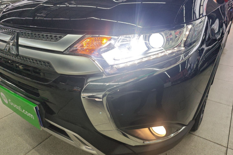 三菱 欧蓝德 2020款 2.0L 两驱畅享版 5座局部细节36