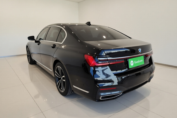 宝马7系 2021款 730Li M运动套装车身外观5