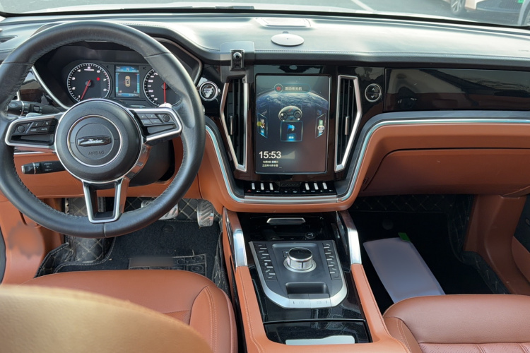 众泰T700 2017款 1.8T 双离合尊享型中控内饰7003