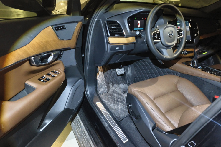 沃尔沃XC90 2024款 B6 智逸豪华版 7座中控内饰20