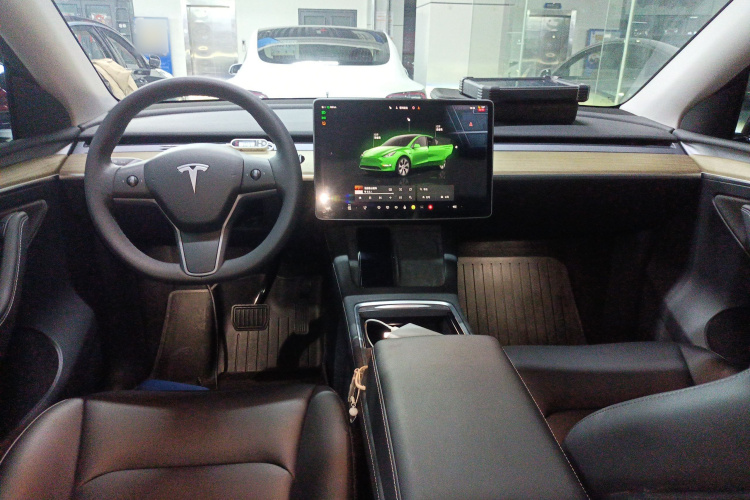 特斯拉 Model Y 2022款 改款 后轮驱动版中控内饰12