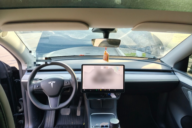 特斯拉 Model Y 2023款 后轮驱动版中控内饰7002