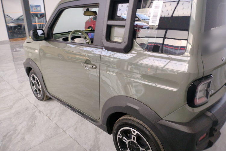 吉利银河 2025款 210km 熊猫骑士车身外观4