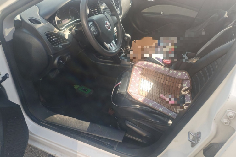 菲亚特 菲翔 2015款 1.4T 自动悦享版中控内饰7003