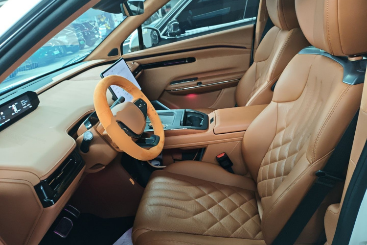 昊铂HT 2024款 670高阶智驾版中控内饰19